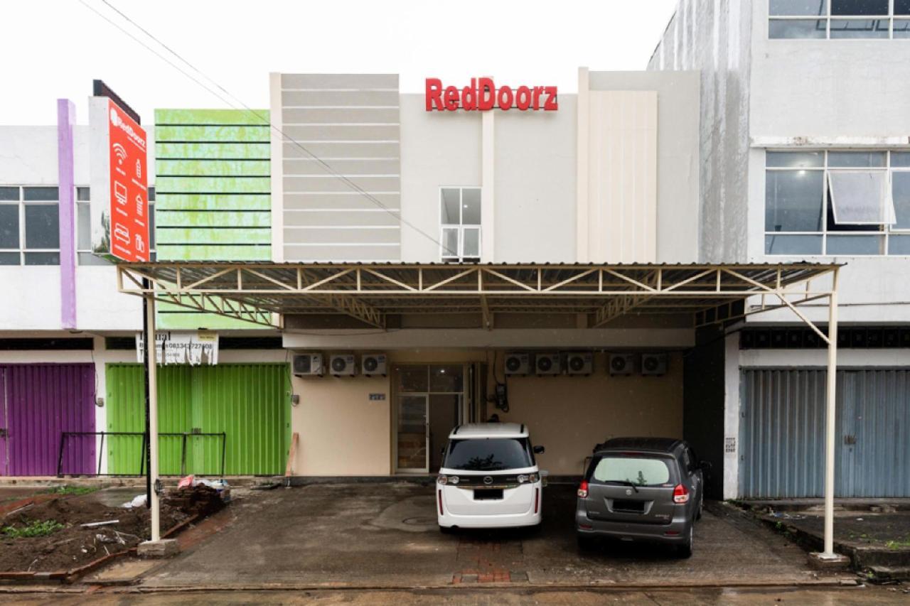 Reddoorz @ Graha Cemerlang Maros Makassar Exterior photo