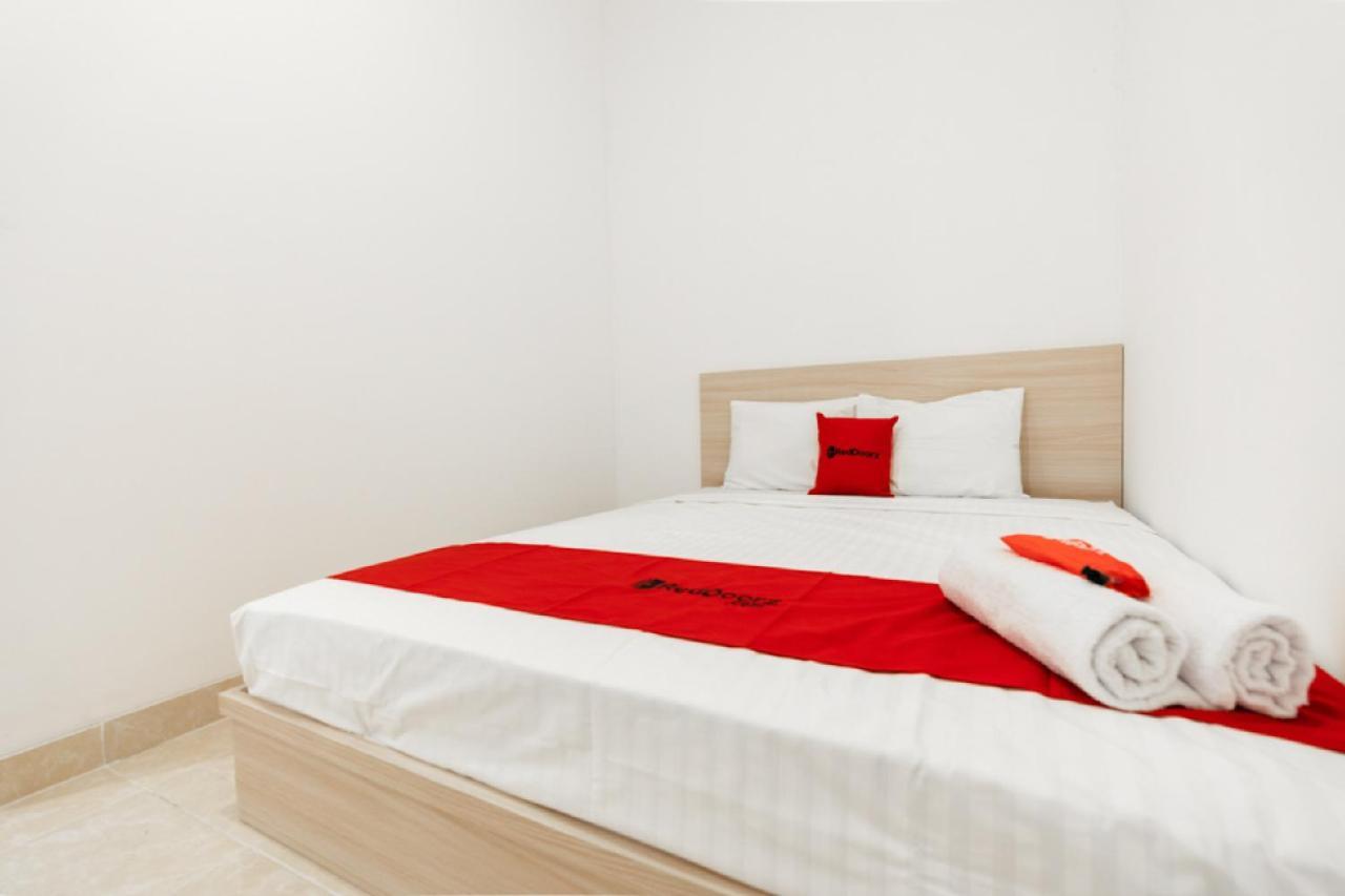 Reddoorz @ Graha Cemerlang Maros Makassar Exterior photo