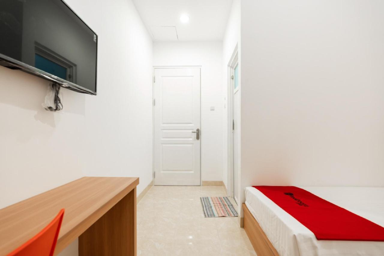 Reddoorz @ Graha Cemerlang Maros Makassar Exterior photo