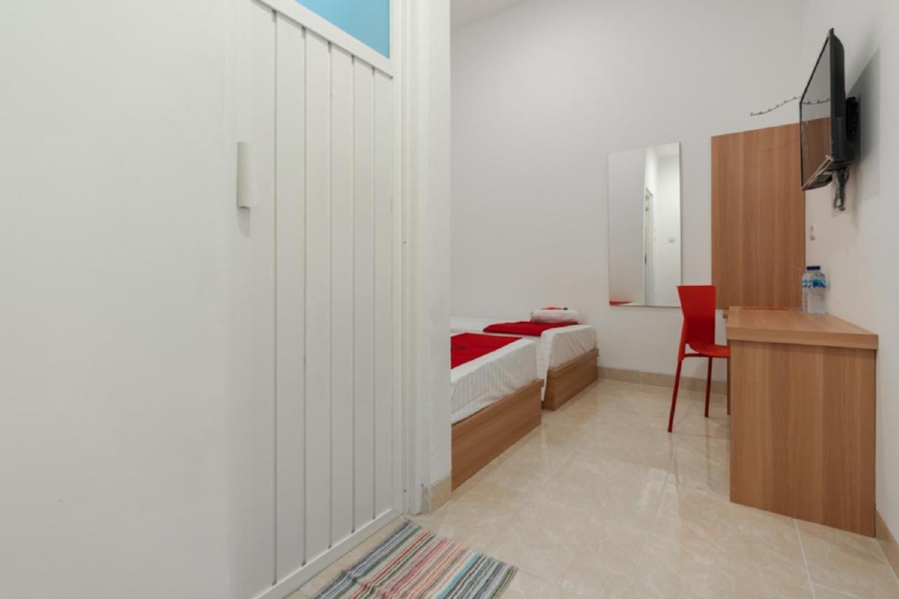 Reddoorz @ Graha Cemerlang Maros Makassar Exterior photo
