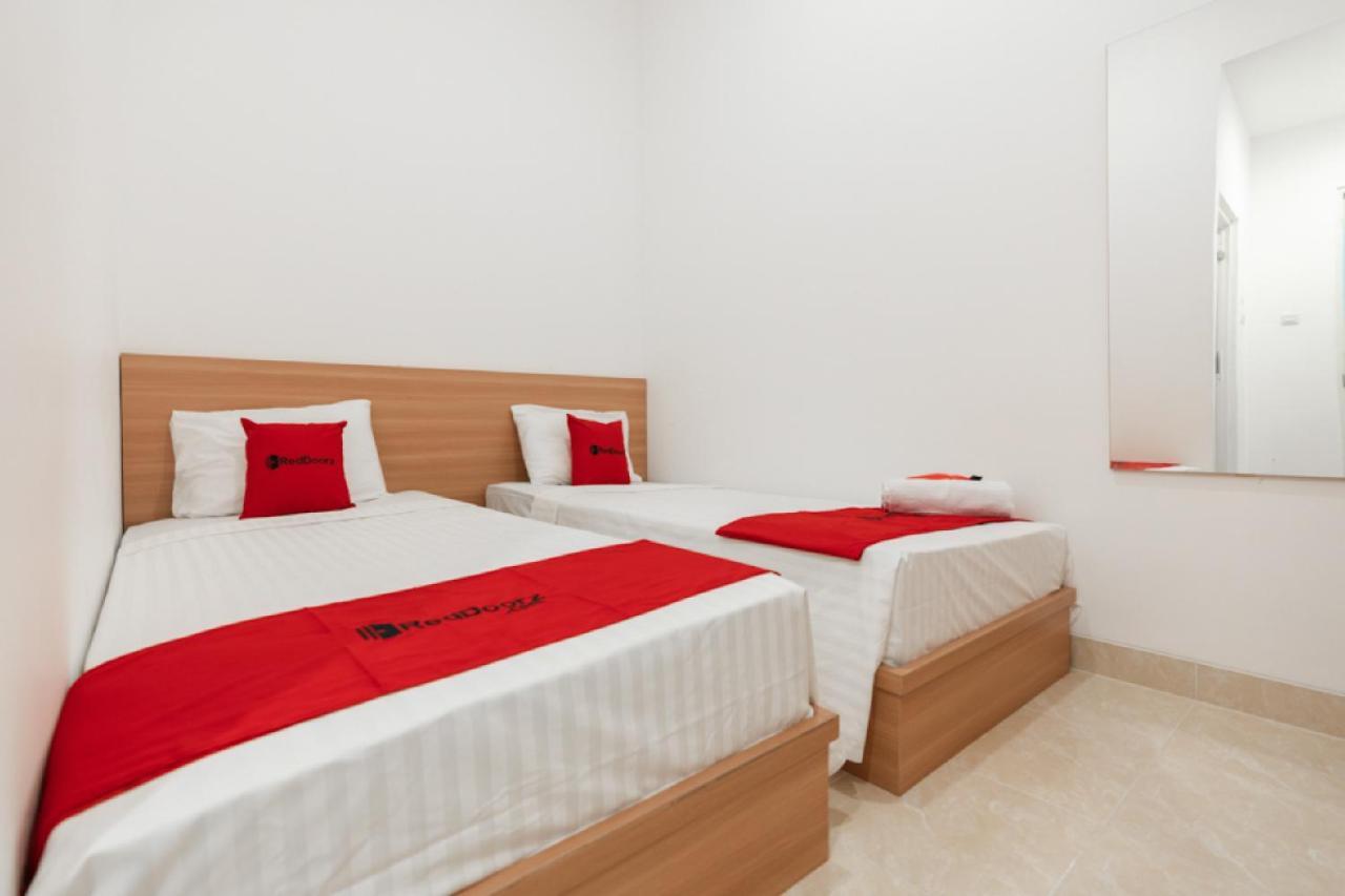 Reddoorz @ Graha Cemerlang Maros Makassar Exterior photo