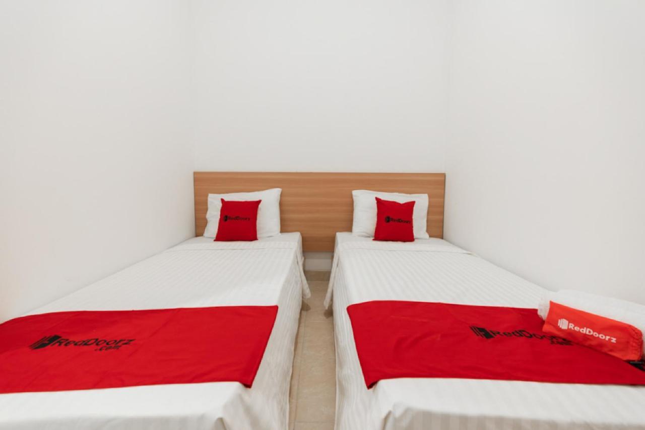 Reddoorz @ Graha Cemerlang Maros Makassar Exterior photo
